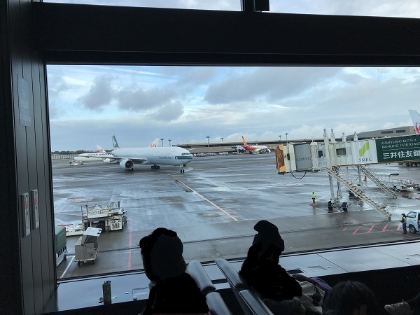 ようやく飛行機が到着 ようやく飛行機が到着